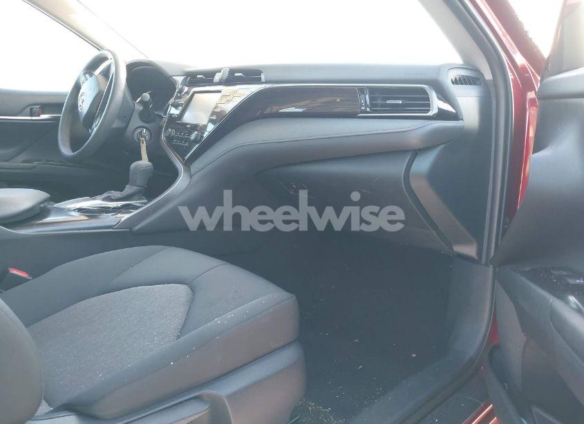 Photo 5 of 2020 Toyota Camry LE (VIN 4T1C11AK1LU351055)