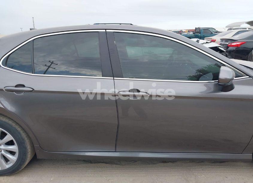 Photo 14 of 2020 Toyota Camry LE (VIN 4T1C11AK1LU504453)