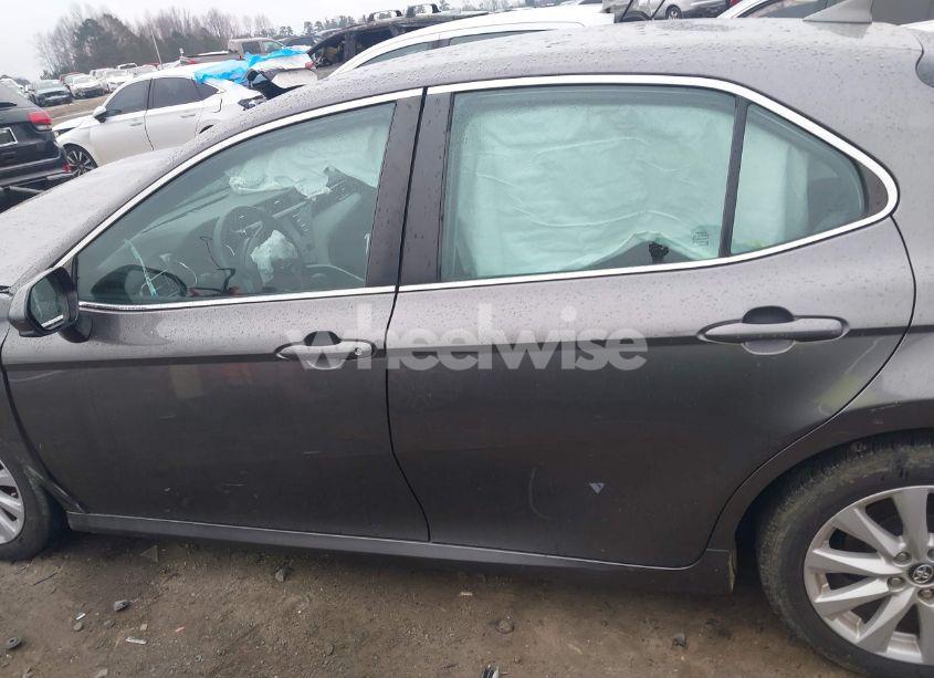 Photo 13 of 2020 Toyota Camry LE (VIN 4T1C11AK1LU893191)