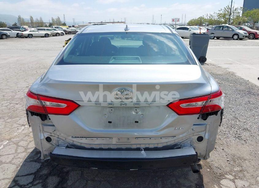 Photo 17 of 2020 Toyota Camry LE (VIN 4T1C11AK1LU901886)