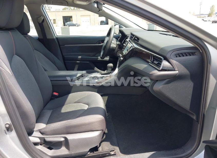 Photo 5 of 2020 Toyota Camry LE (VIN 4T1C11AK1LU901886)