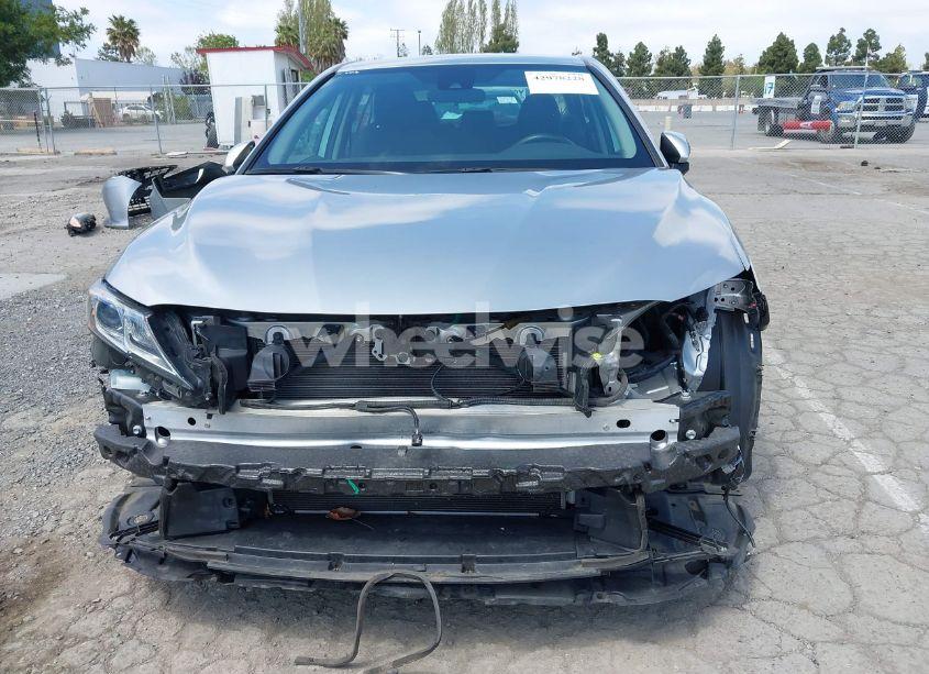 Photo 6 of 2020 Toyota Camry LE (VIN 4T1C11AK1LU901886)