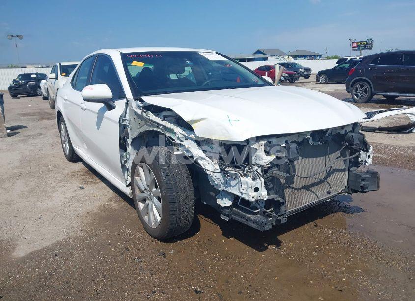 Photo 6 of 2020 Toyota Camry LE (VIN 4T1C11AK1LU929932)