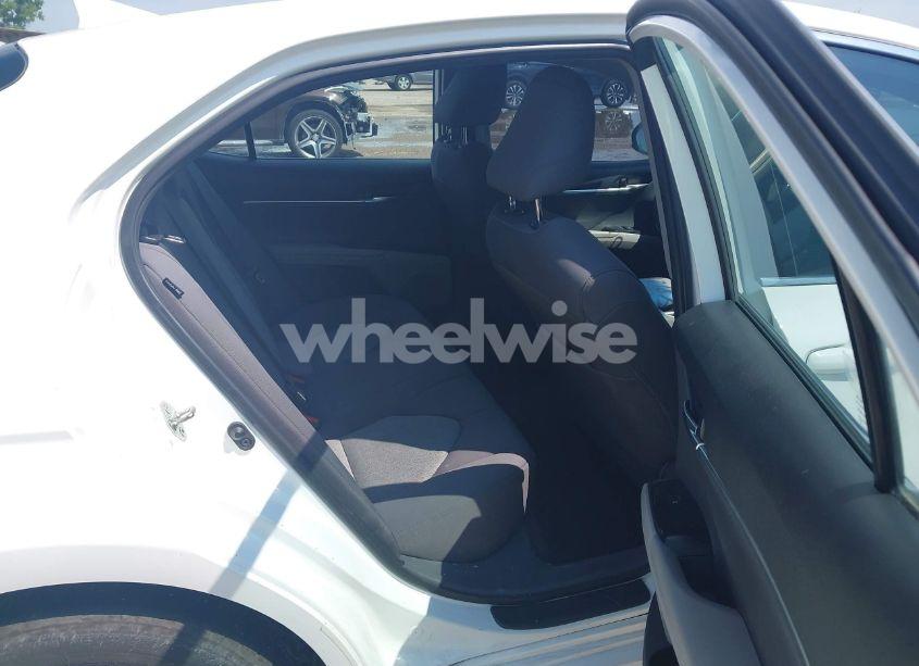 Photo 8 of 2020 Toyota Camry LE (VIN 4T1C11AK1LU929932)