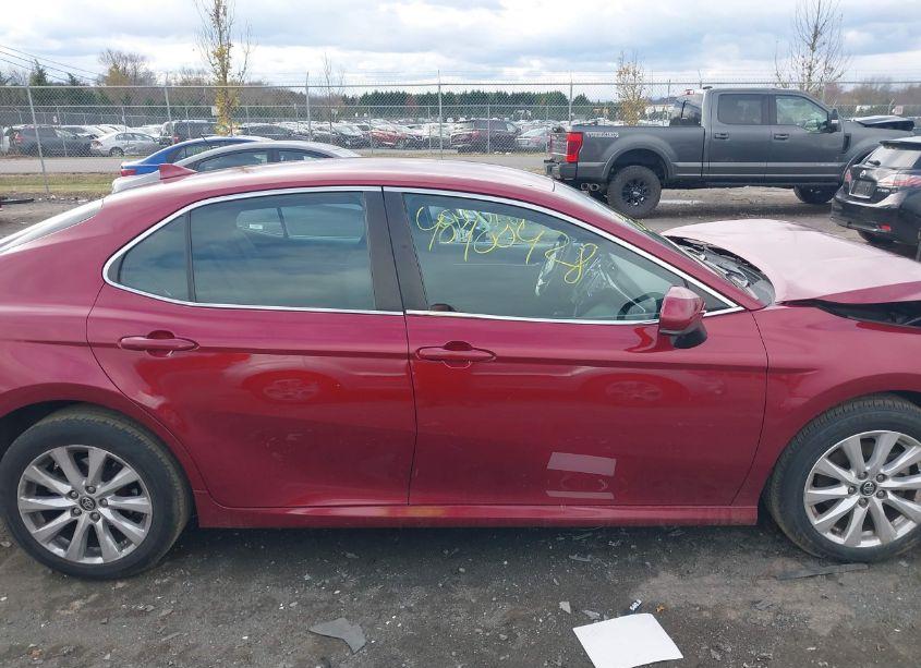 Photo 13 of 2020 Toyota Camry LE (VIN 4T1C11AK1LU942289)