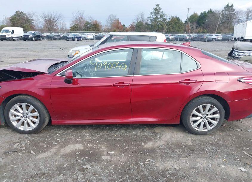 Photo 14 of 2020 Toyota Camry LE (VIN 4T1C11AK1LU942289)