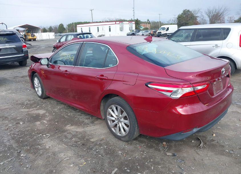 Photo 3 of 2020 Toyota Camry LE (VIN 4T1C11AK1LU942289)