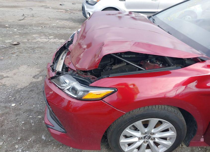 Photo 6 of 2020 Toyota Camry LE (VIN 4T1C11AK1LU942289)