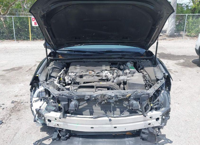 Photo 10 of 2020 Toyota Camry LE (VIN 4T1C11AK1LU986972)