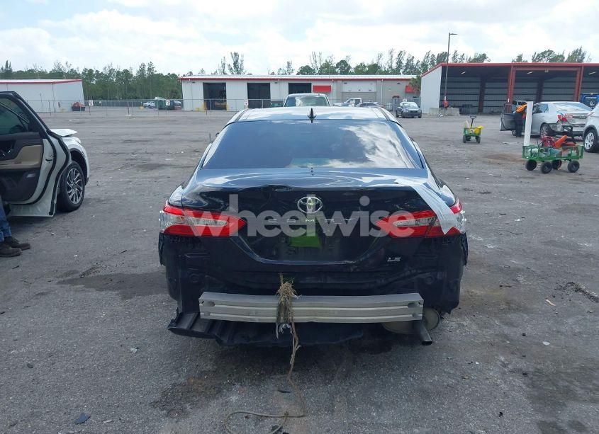 Photo 15 of 2020 Toyota Camry LE (VIN 4T1C11AK1LU986972)