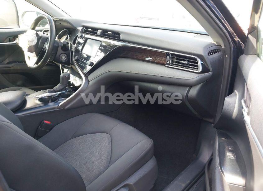 Photo 5 of 2020 Toyota Camry LE (VIN 4T1C11AK1LU997860)