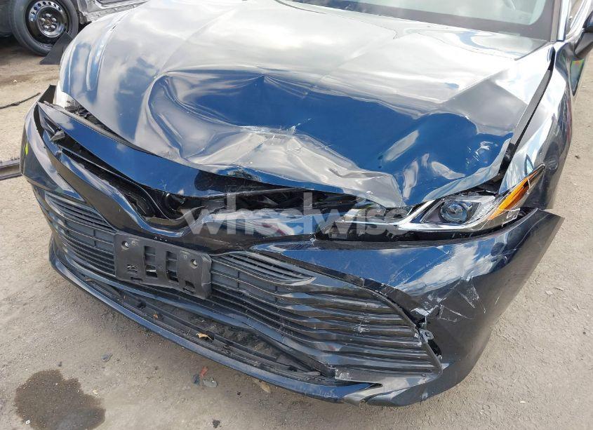 Photo 6 of 2020 Toyota Camry LE (VIN 4T1C11AK1LU997860)