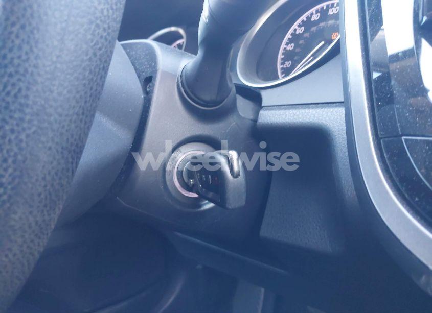 Photo 11 of 2021 Toyota Camry LE (VIN 4T1C11AK1MU520962)