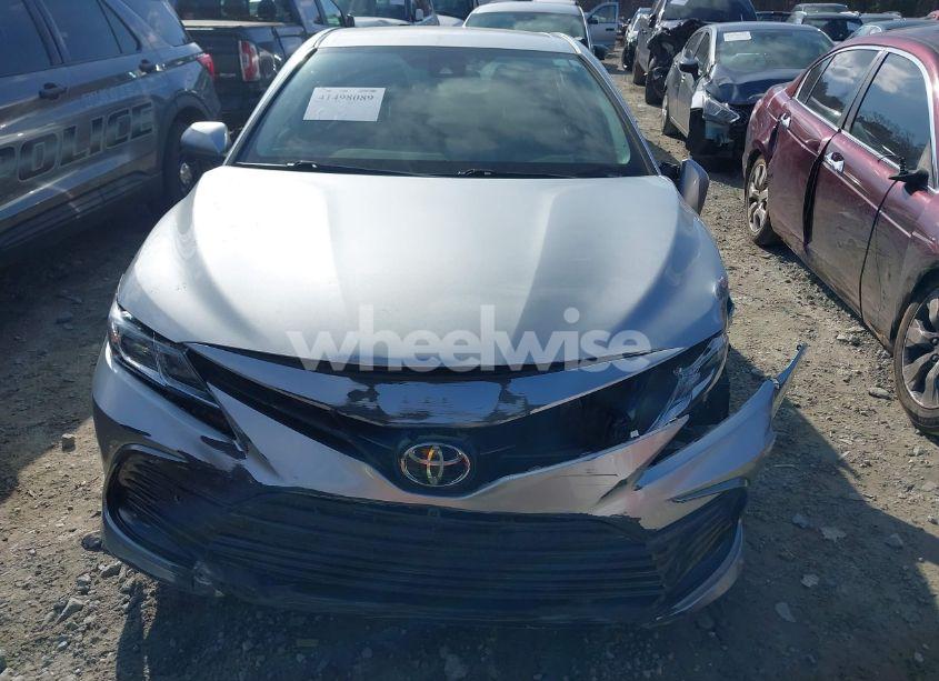 Photo 12 of 2021 Toyota Camry LE (VIN 4T1C11AK1MU520962)