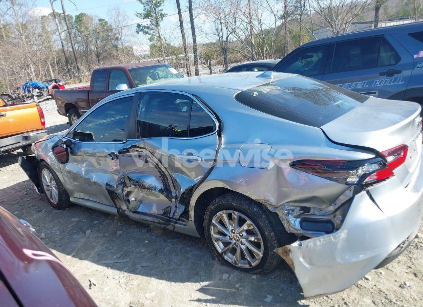 Photo 14 of 2021 Toyota Camry LE (VIN 4T1C11AK1MU520962)