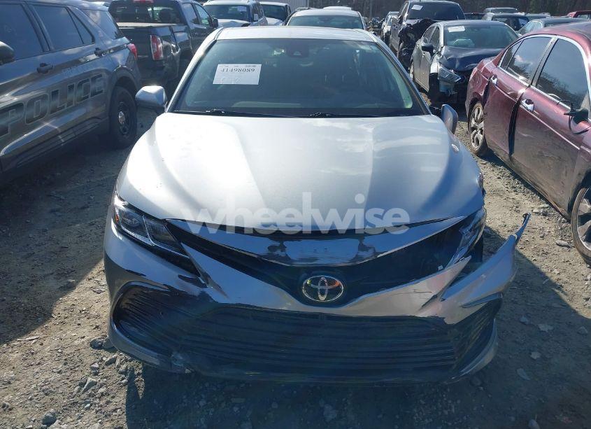 Photo 6 of 2021 Toyota Camry LE (VIN 4T1C11AK1MU520962)