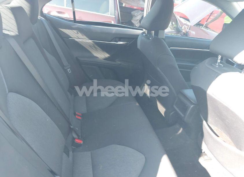 Photo 8 of 2021 Toyota Camry LE (VIN 4T1C11AK1MU520962)