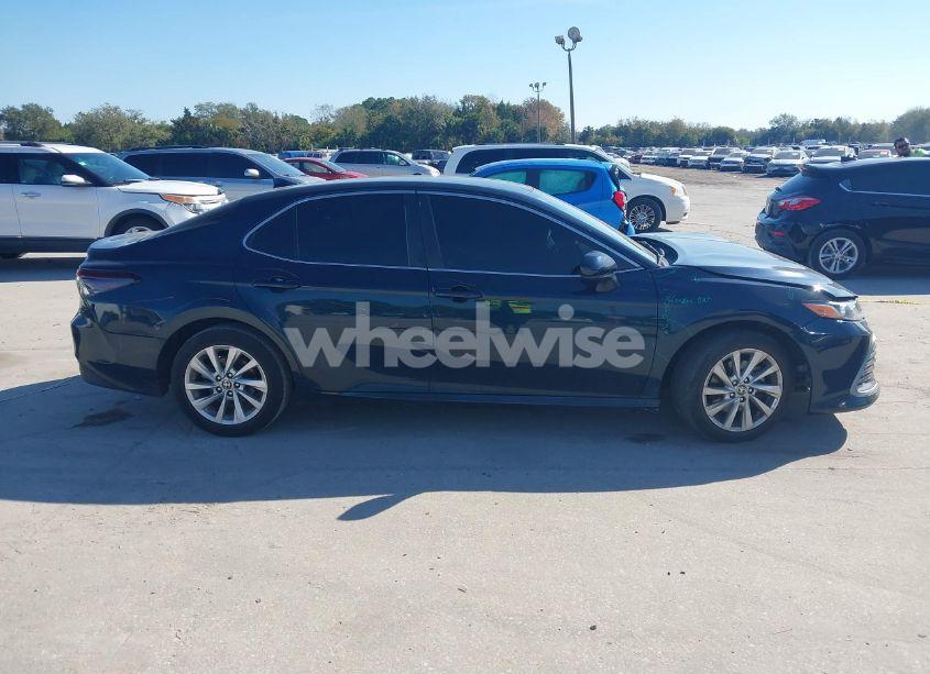 Photo 13 of 2021 Toyota Camry LE (VIN 4T1C11AK1MU545148)