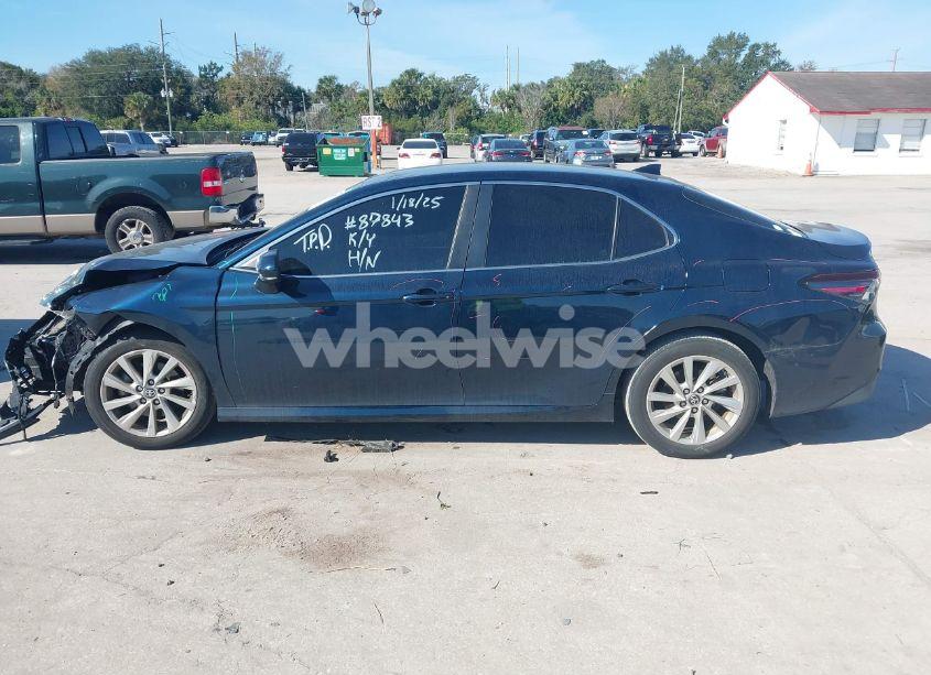 Photo 14 of 2021 Toyota Camry LE (VIN 4T1C11AK1MU545148)