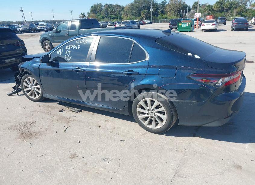 Photo 3 of 2021 Toyota Camry LE (VIN 4T1C11AK1MU545148)