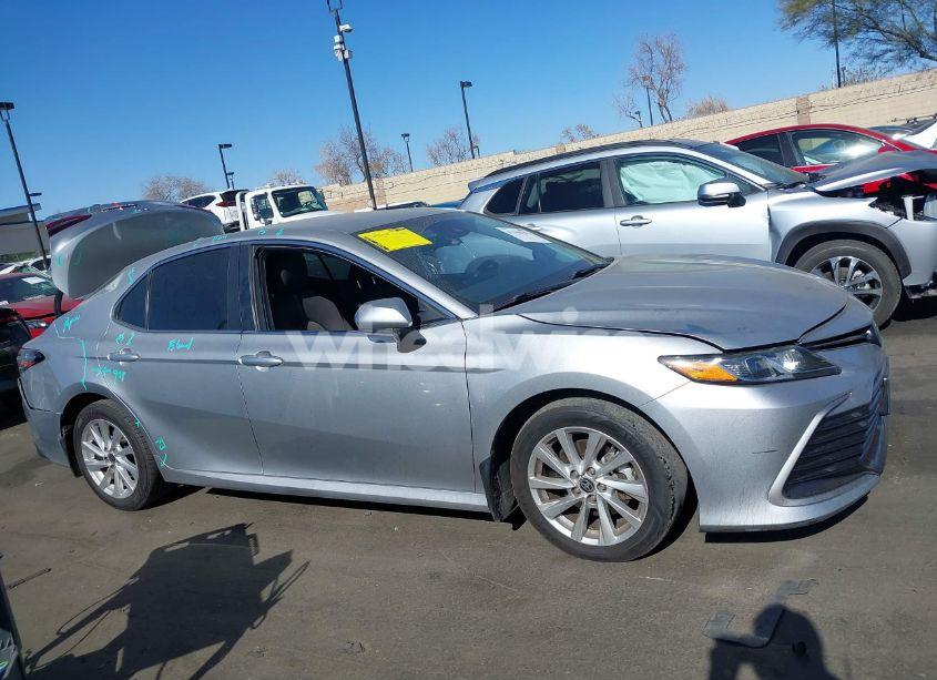 Photo 13 of 2021 Toyota Camry LE (VIN 4T1C11AK1MU558420)