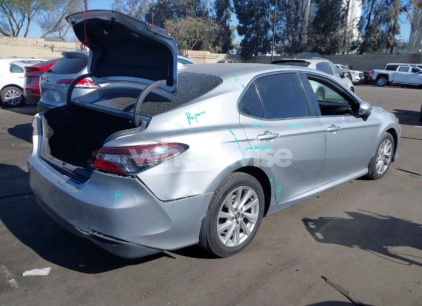 Photo 4 of 2021 Toyota Camry LE (VIN 4T1C11AK1MU558420)