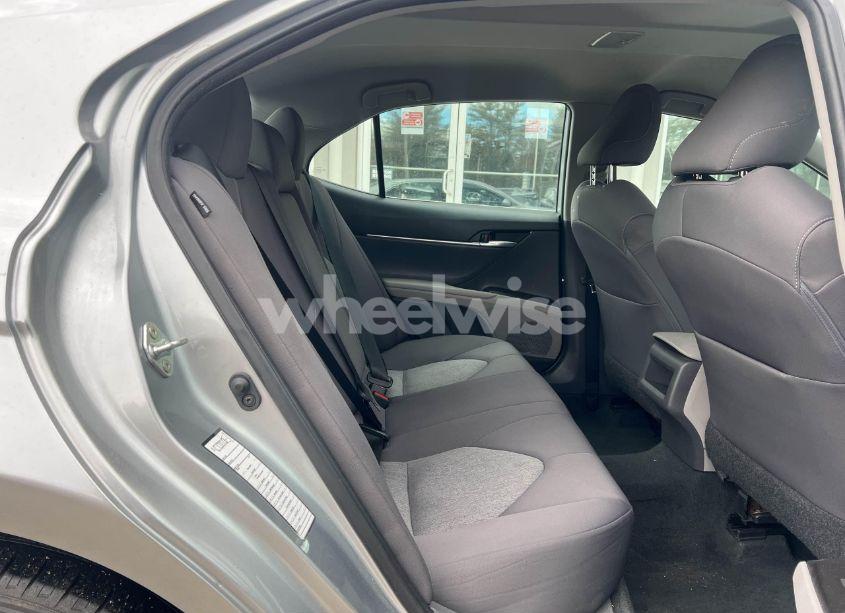 Photo 8 of 2021 Toyota Camry LE (VIN 4T1C11AK1MU614730)