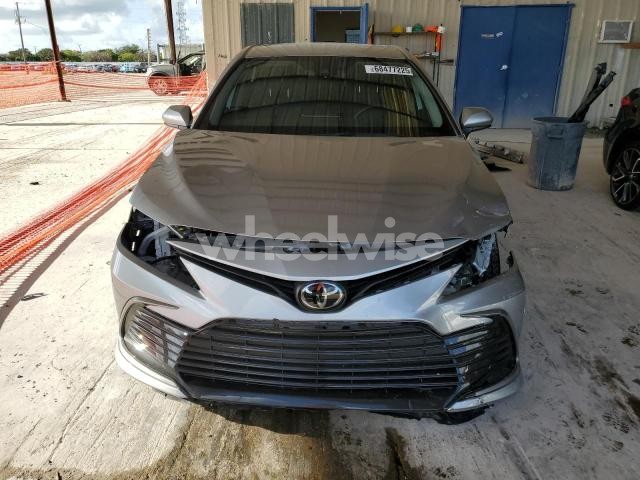 Photo 5 of 2022 TOYOTA CAMRY LE (VIN 4T1C11AK1NU054967)