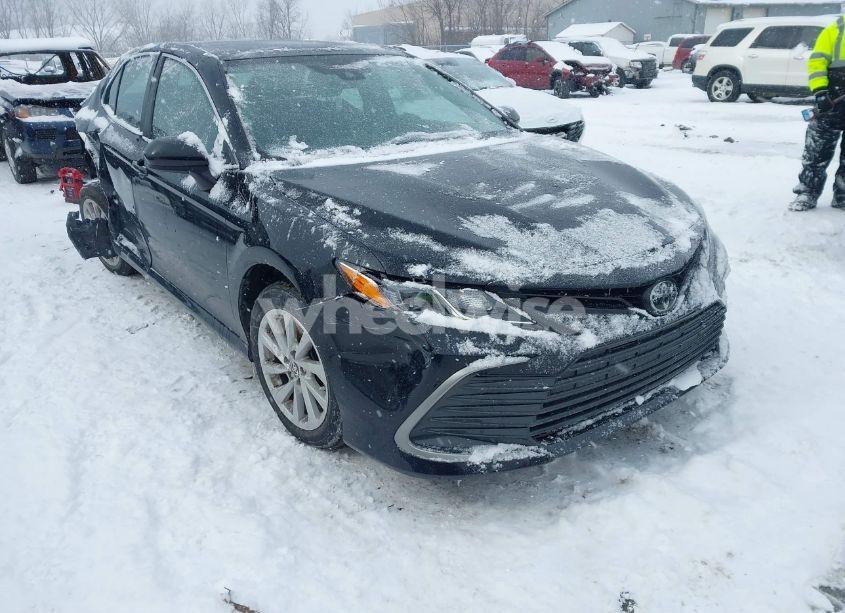 2022 Toyota Camry LE (VIN 4T1C11AK1NU650824) main photo