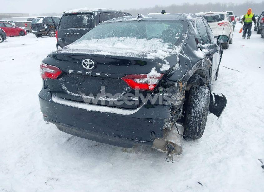 Photo 4 of 2022 Toyota Camry LE (VIN 4T1C11AK1NU650824)