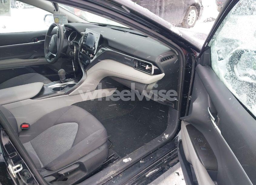 Photo 5 of 2022 Toyota Camry LE (VIN 4T1C11AK1NU650824)