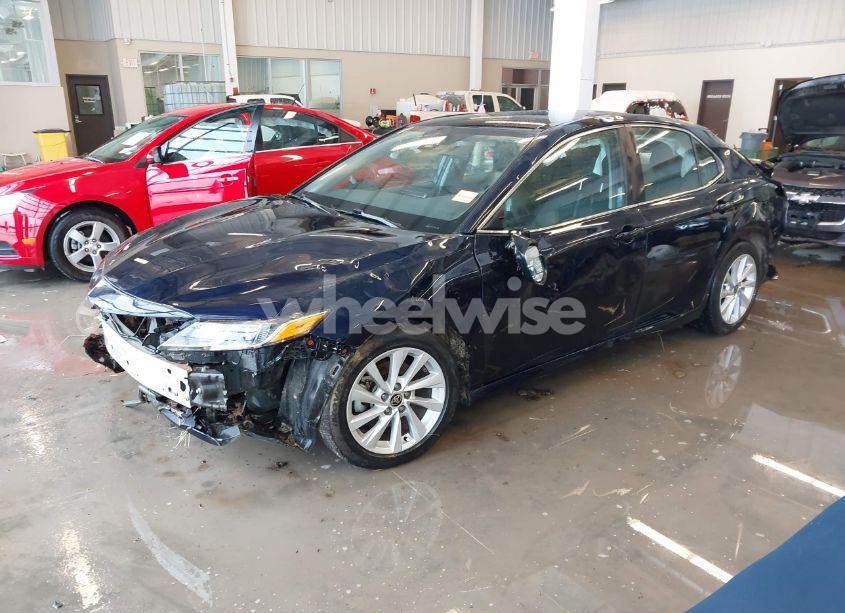 Photo 2 of 2022 Toyota Camry LE (VIN 4T1C11AK1NU652265)