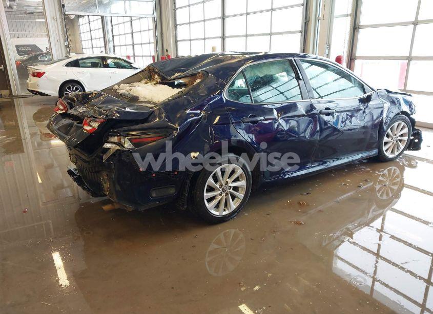 Photo 4 of 2022 Toyota Camry LE (VIN 4T1C11AK1NU652265)