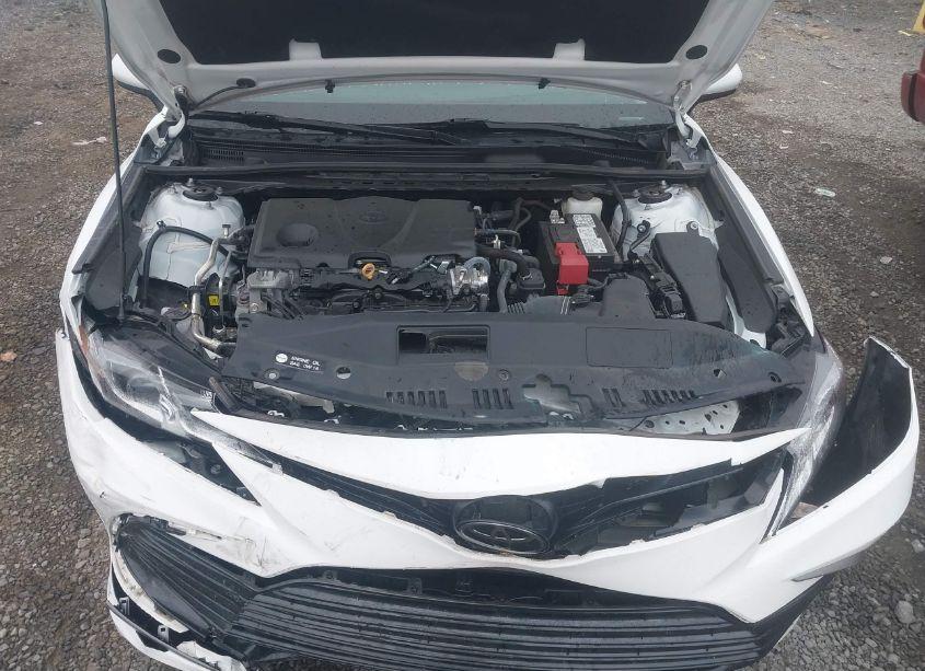 Photo 10 of 2022 Toyota Camry LE (VIN 4T1C11AK1NU668269)