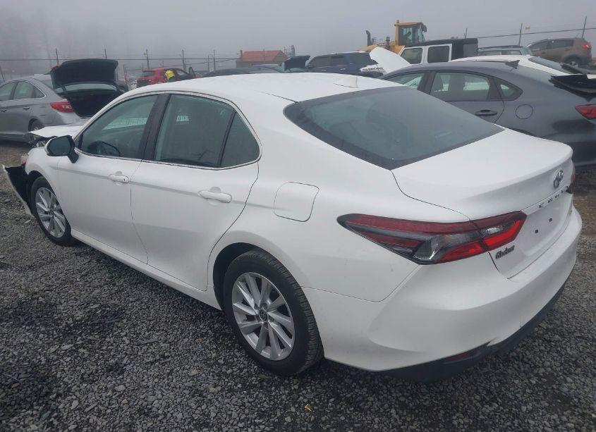 Photo 3 of 2022 Toyota Camry LE (VIN 4T1C11AK1NU668269)