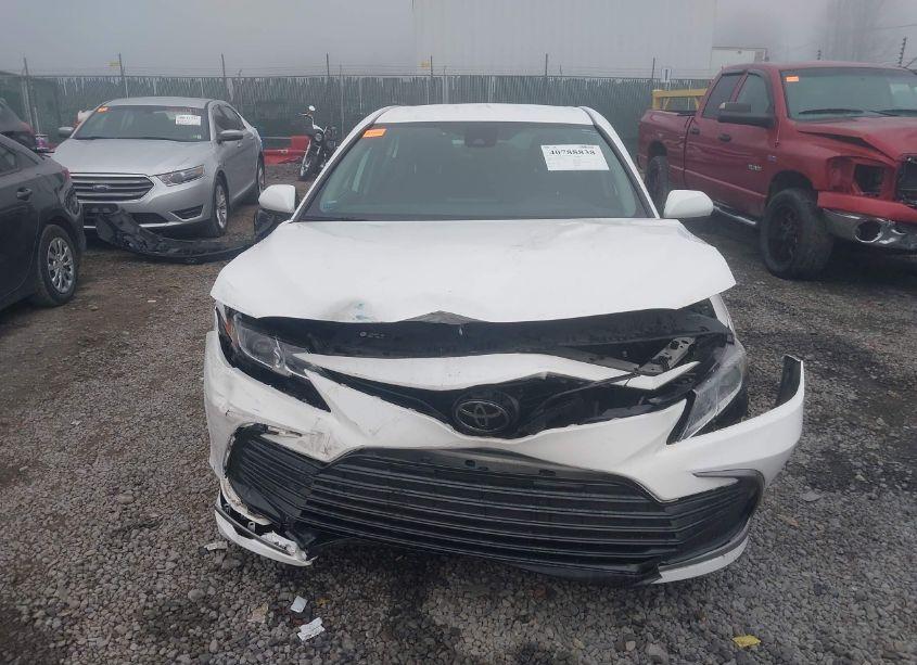 Photo 6 of 2022 Toyota Camry LE (VIN 4T1C11AK1NU668269)