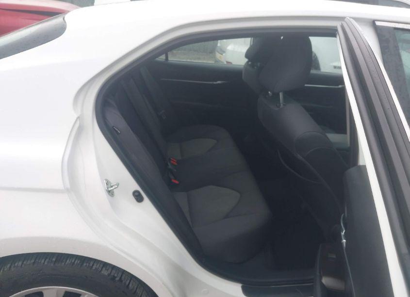 Photo 8 of 2022 Toyota Camry LE (VIN 4T1C11AK1NU668269)