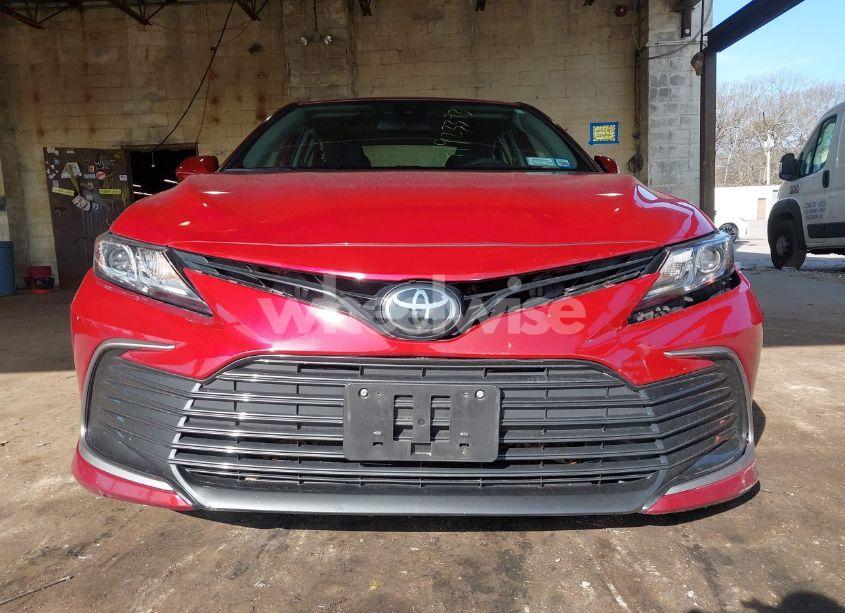 Photo 12 of 2022 Toyota Camry LE (VIN 4T1C11AK1NU683161)