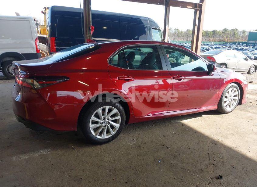 Photo 4 of 2022 Toyota Camry LE (VIN 4T1C11AK1NU683161)