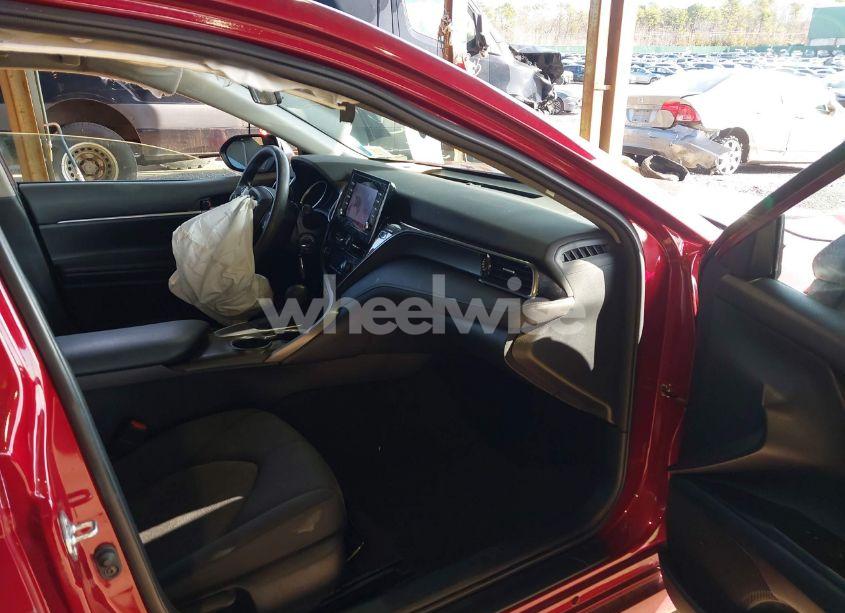 Photo 5 of 2022 Toyota Camry LE (VIN 4T1C11AK1NU683161)