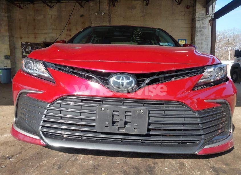 Photo 6 of 2022 Toyota Camry LE (VIN 4T1C11AK1NU683161)