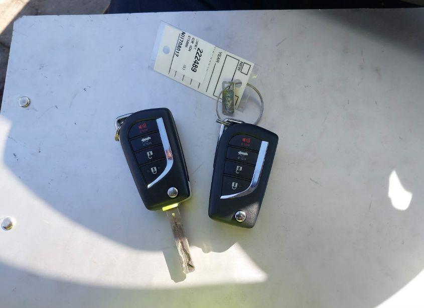 Photo 11 of 2022 Toyota Camry LE (VIN 4T1C11AK1NU708012)