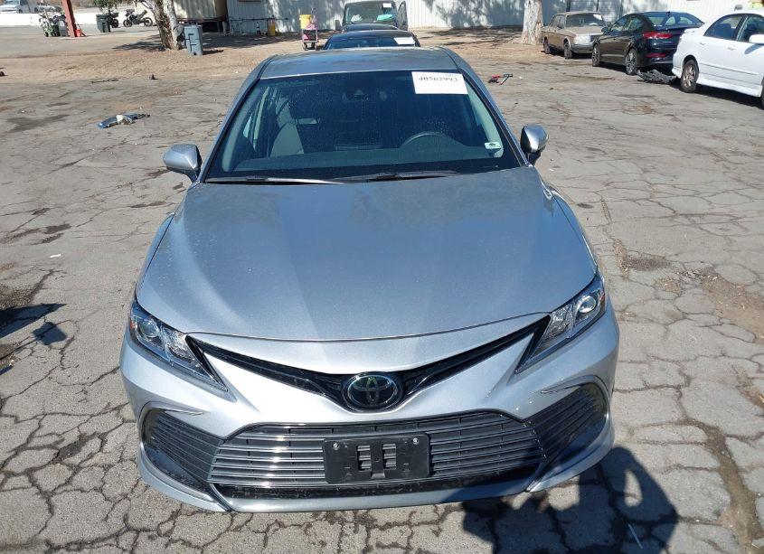 Photo 12 of 2022 Toyota Camry LE (VIN 4T1C11AK1NU708012)