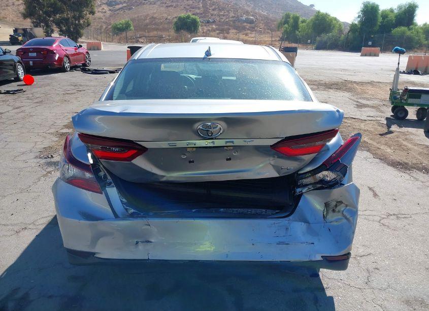 Photo 16 of 2022 Toyota Camry LE (VIN 4T1C11AK1NU708012)