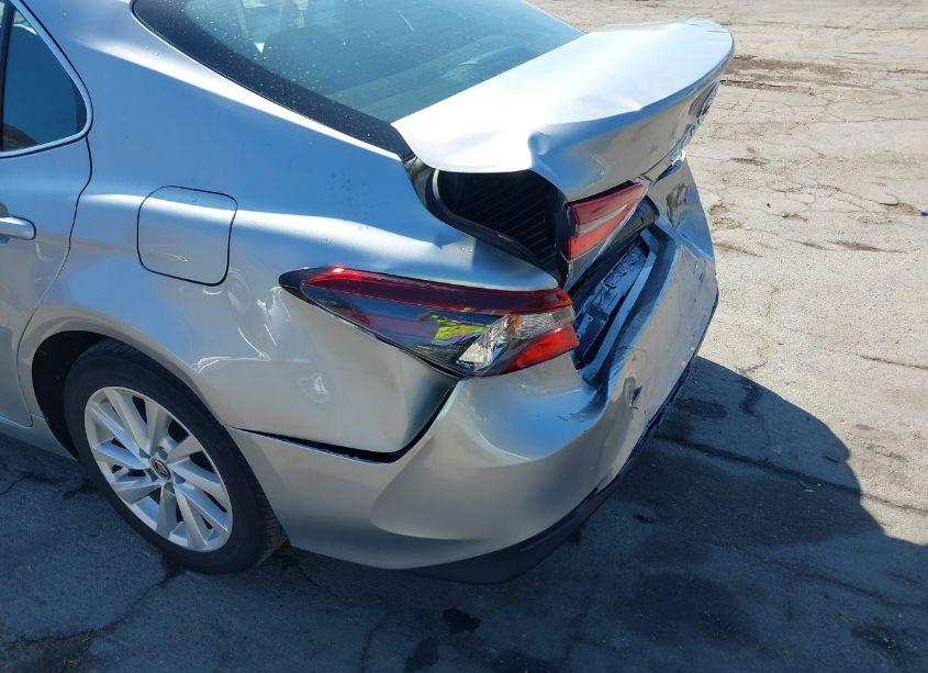 Photo 17 of 2022 Toyota Camry LE (VIN 4T1C11AK1NU708012)