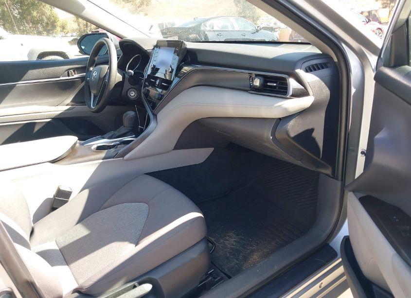 Photo 5 of 2022 Toyota Camry LE (VIN 4T1C11AK1NU708012)