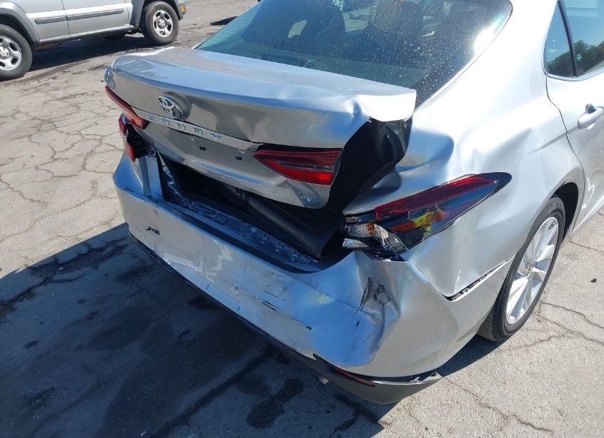 Photo 6 of 2022 Toyota Camry LE (VIN 4T1C11AK1NU708012)