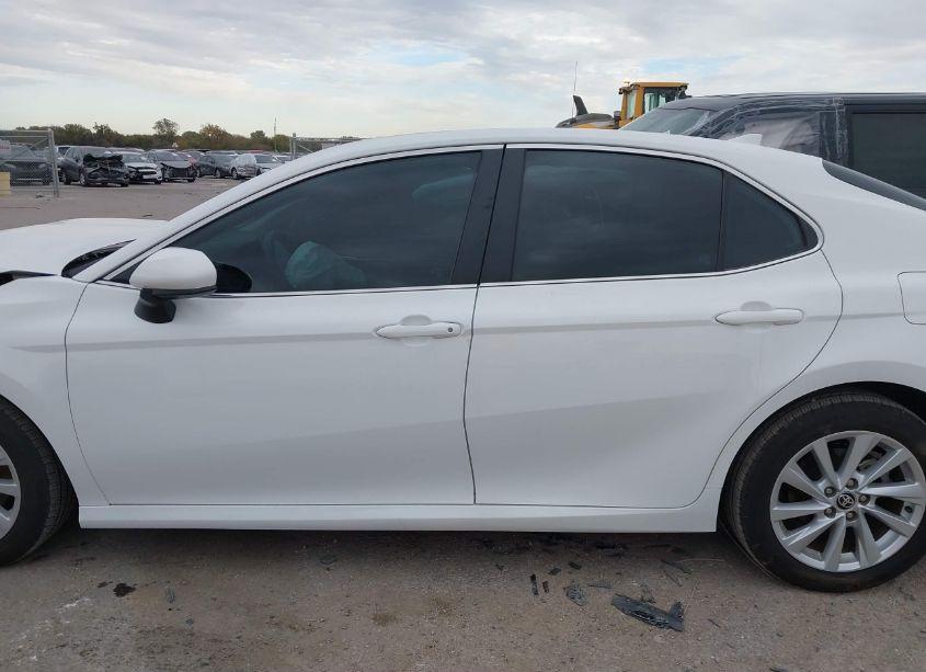 Photo 14 of 2023 Toyota Camry LE (VIN 4T1C11AK1PU117018)