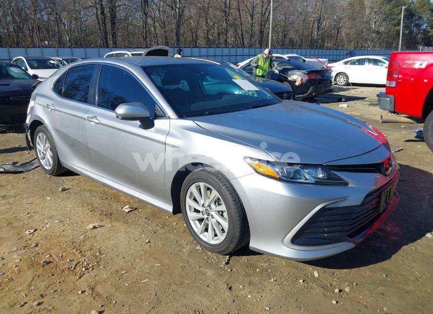 2023 Toyota Camry LE (VIN 4T1C11AK1PU744480) main photo