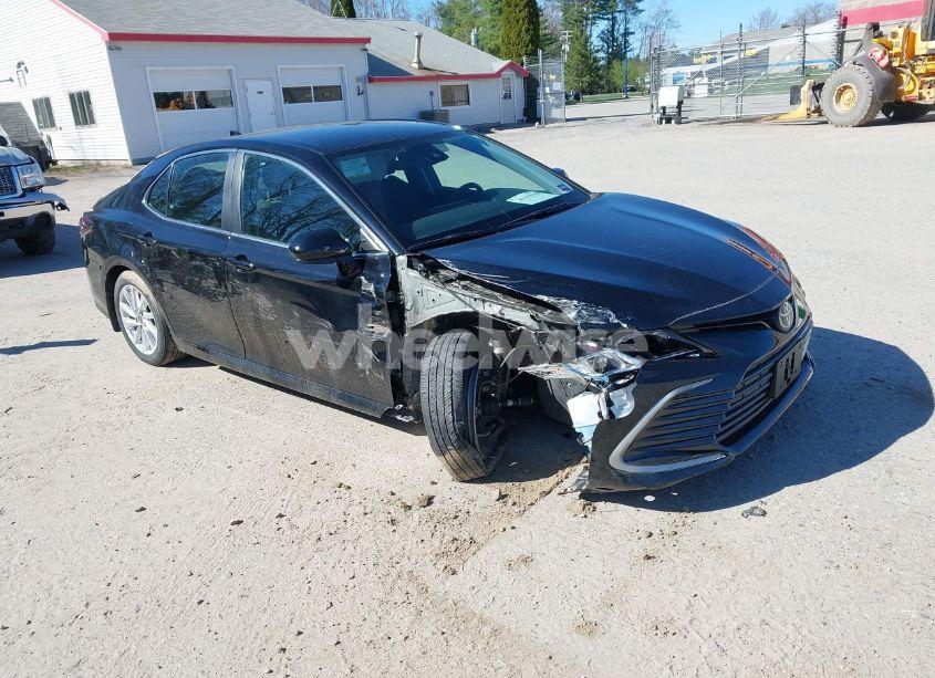 2023 Toyota Camry LE (VIN 4T1C11AK1PU834647) main photo